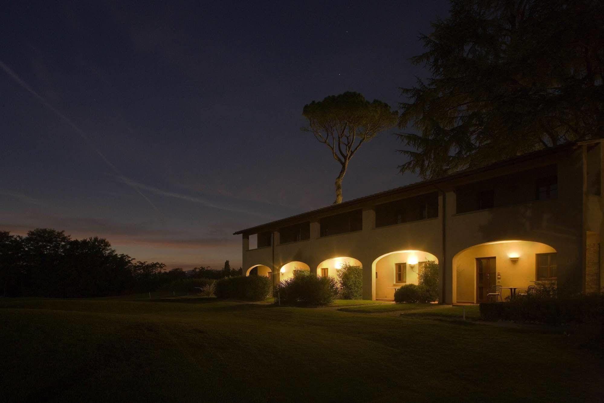 Unahotels Poggio Dei Medici Toscana Σκαρπερία Εξωτερικό φωτογραφία