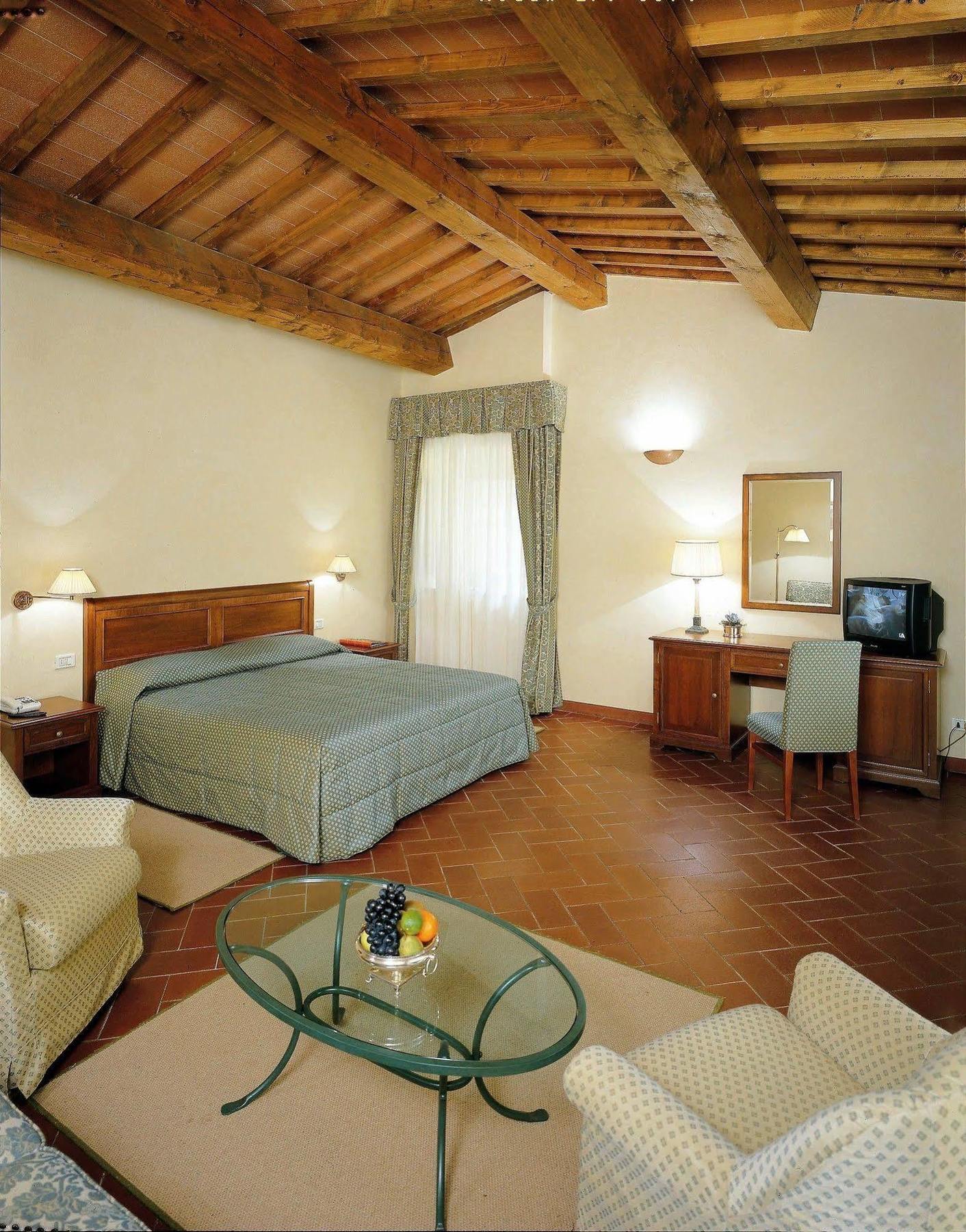 Unahotels Poggio Dei Medici Toscana Σκαρπερία Εξωτερικό φωτογραφία