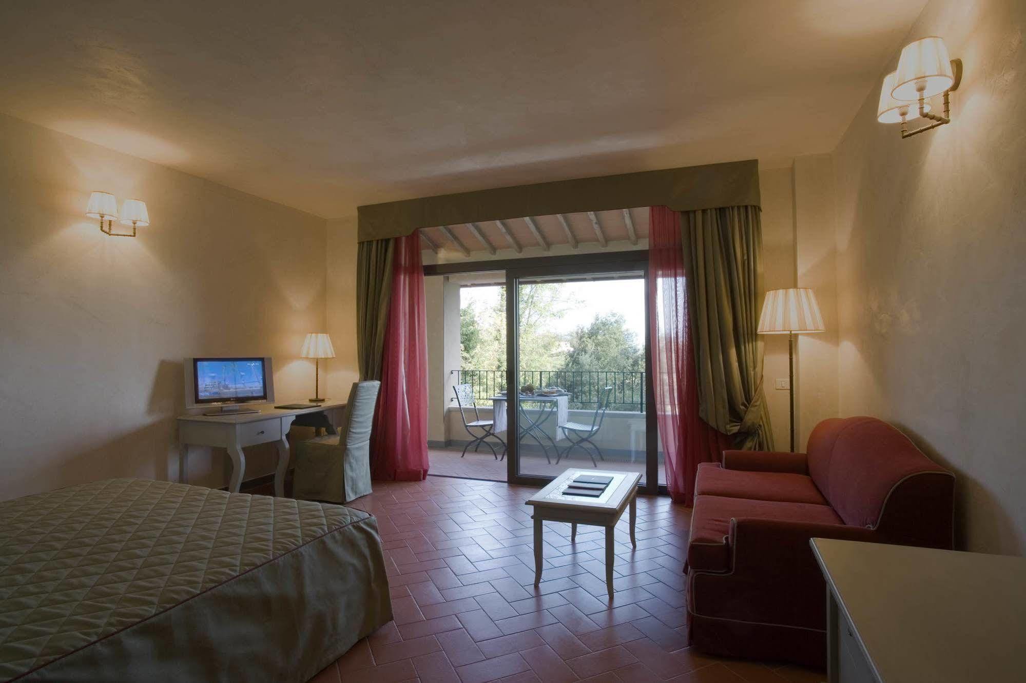 Unahotels Poggio Dei Medici Toscana Σκαρπερία Εξωτερικό φωτογραφία